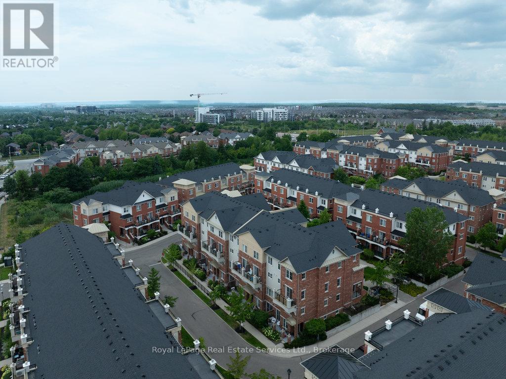 












24 - 47 HAYS BOULEVARD

,
Oakville (RO River Oaks),




Ontario
L6H0J1

