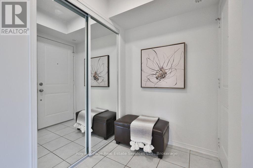 












24 - 47 HAYS BOULEVARD

,
Oakville (RO River Oaks),




Ontario
L6H0J1

