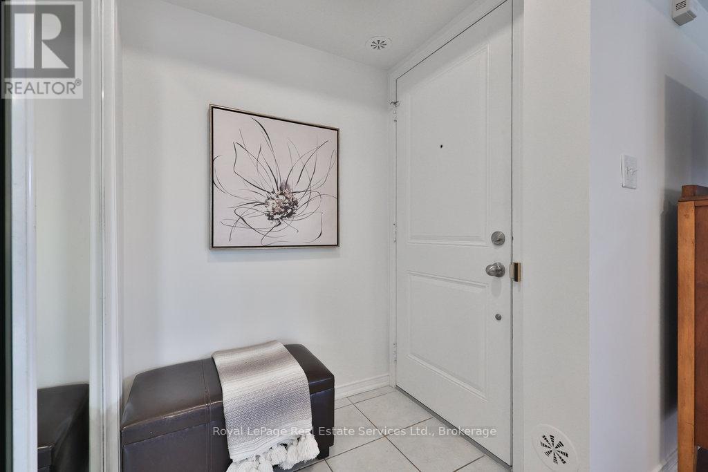 












24 - 47 HAYS BOULEVARD

,
Oakville (RO River Oaks),




Ontario
L6H0J1

