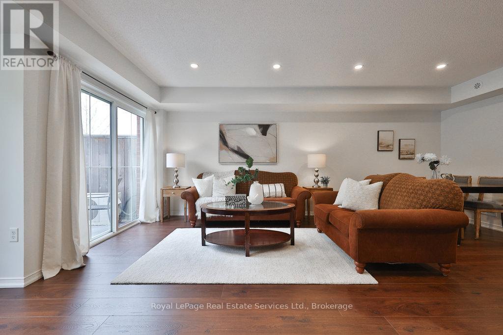 












24 - 47 HAYS BOULEVARD

,
Oakville (RO River Oaks),




Ontario
L6H0J1

