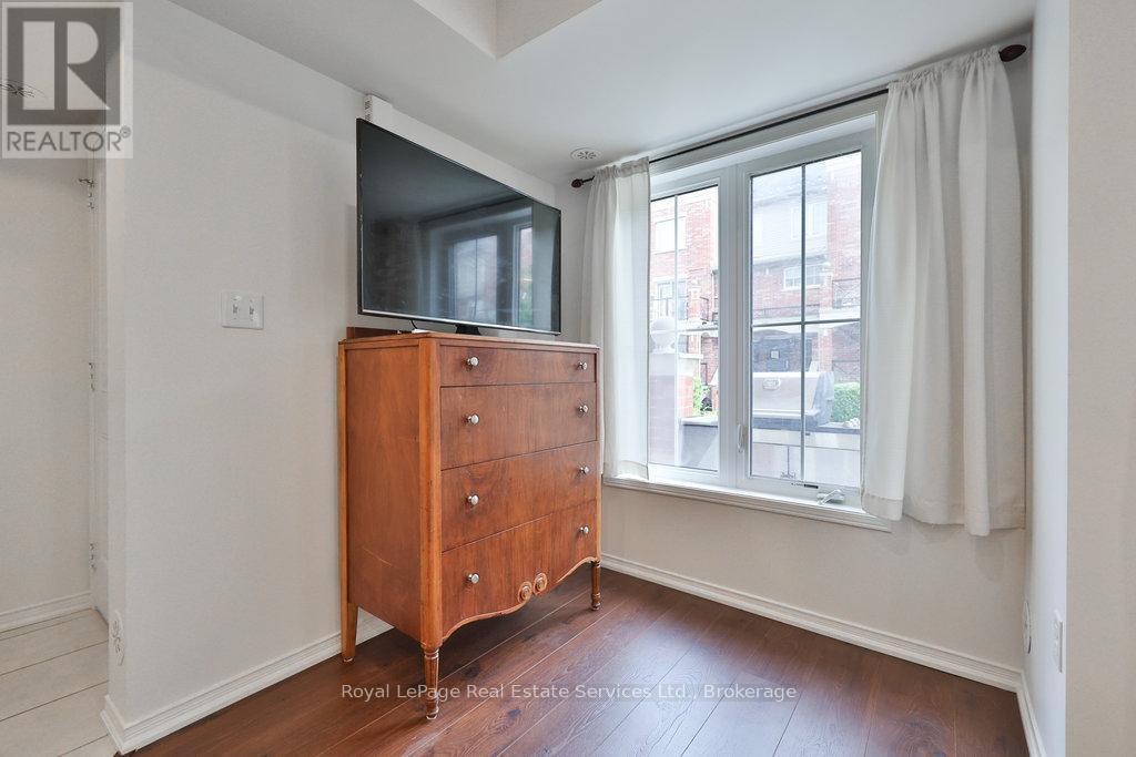 












24 - 47 HAYS BOULEVARD

,
Oakville (RO River Oaks),




Ontario
L6H0J1

