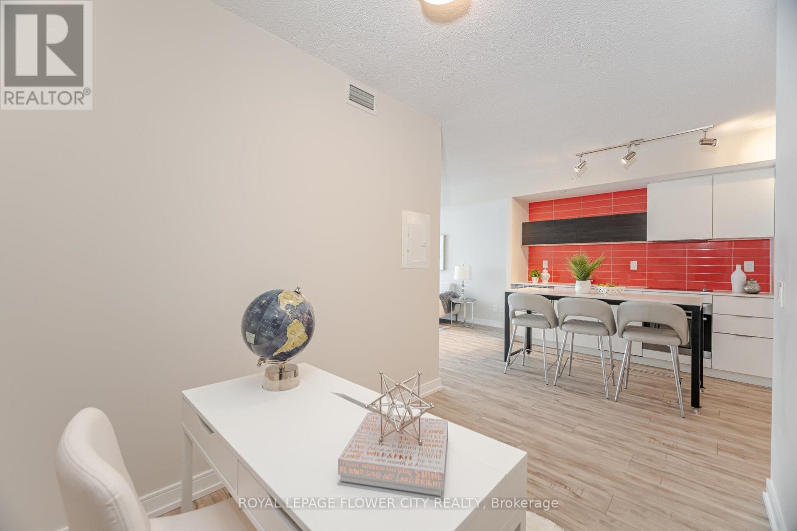 












1206 - 20 THOMAS RILEY ROAD NE

,
Toronto,




Ontario
M9B0C3

