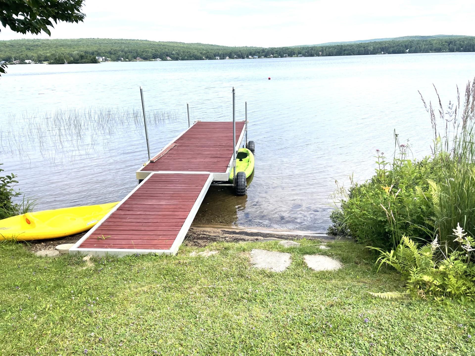 









384


Ch. du Tour-du-Lac-David S.

,
Lac-des-Écorces,







QC
J0W1H0

