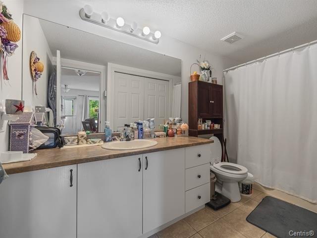 









95


Rue du Stratus

, 1,
Gatineau (Hull),




QC
J9A0H4

