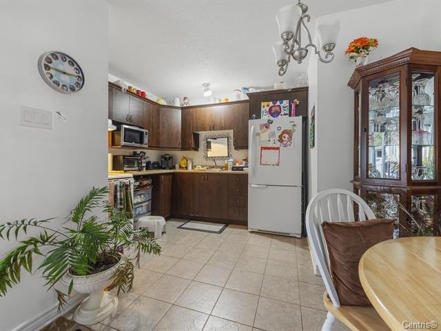 









95


Rue du Stratus

, 1,
Gatineau (Hull),




QC
J9A0H4

