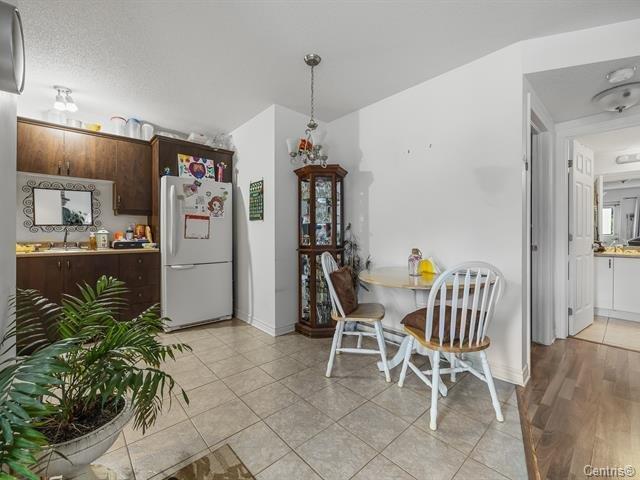 









95


Rue du Stratus

, 1,
Gatineau (Hull),




QC
J9A0H4

