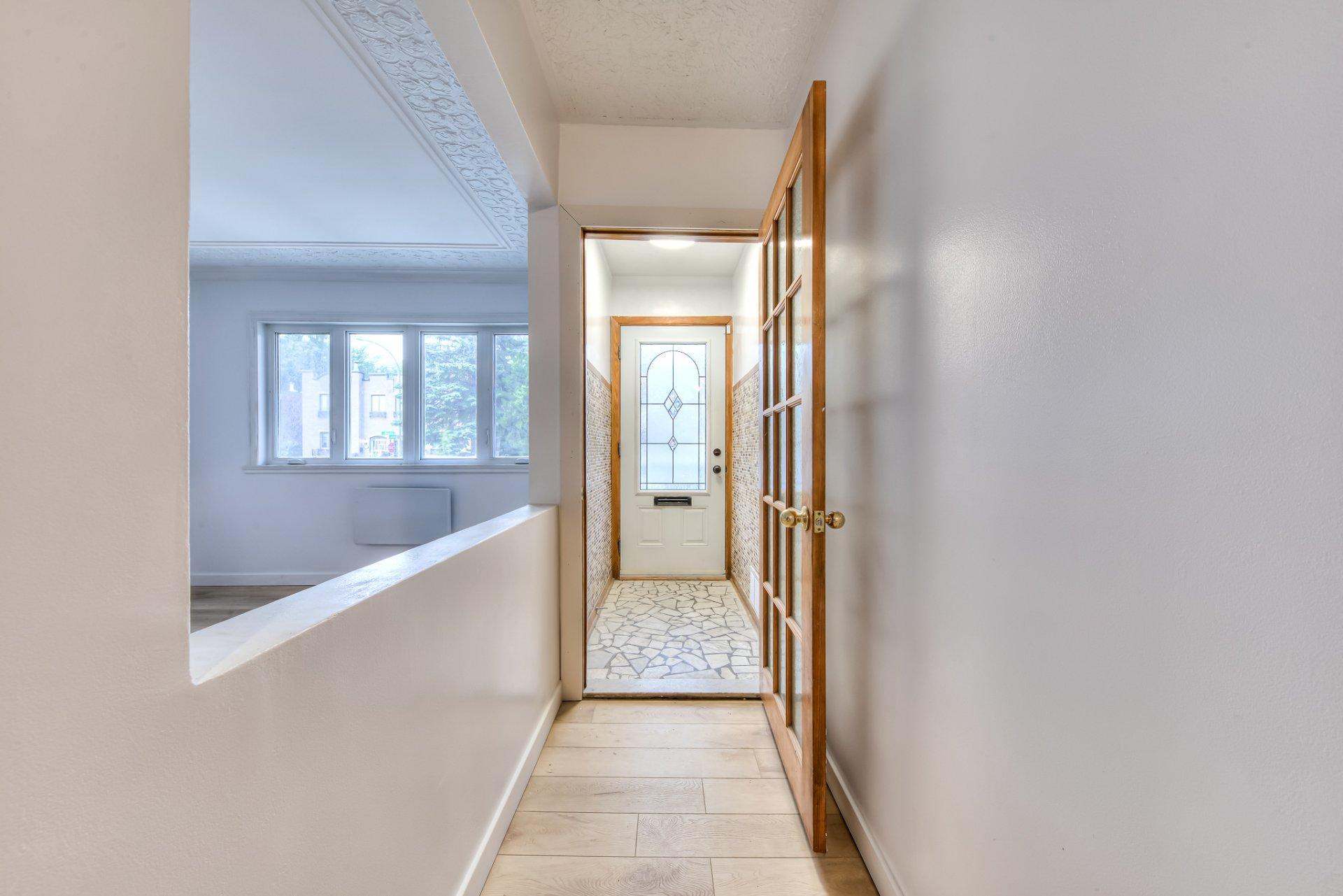 









1470


Rue Baxter

,
Montréal (LaSalle),




QC
H8N1A4

