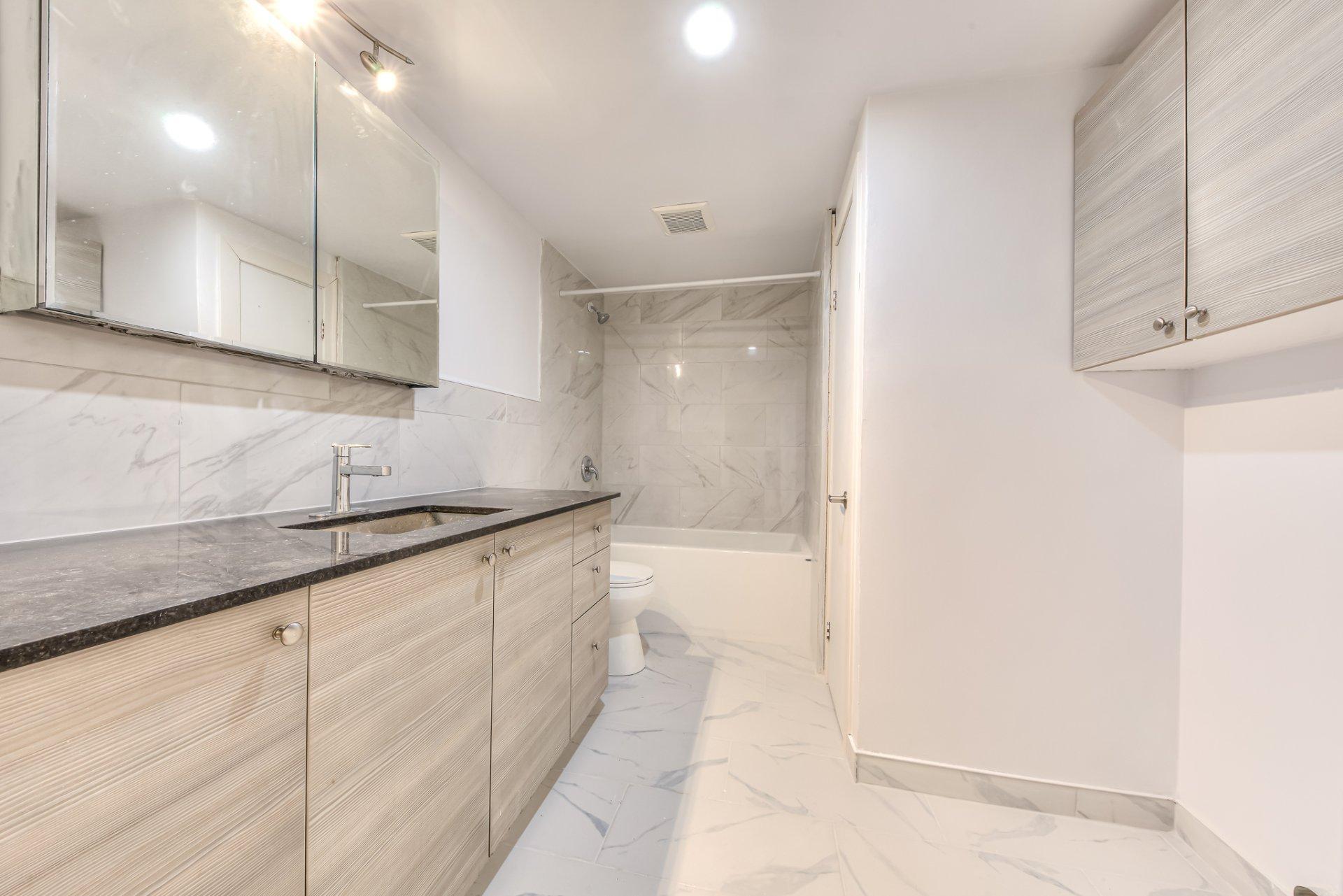 









1470


Rue Baxter

,
Montréal (LaSalle),




QC
H8N1A4


