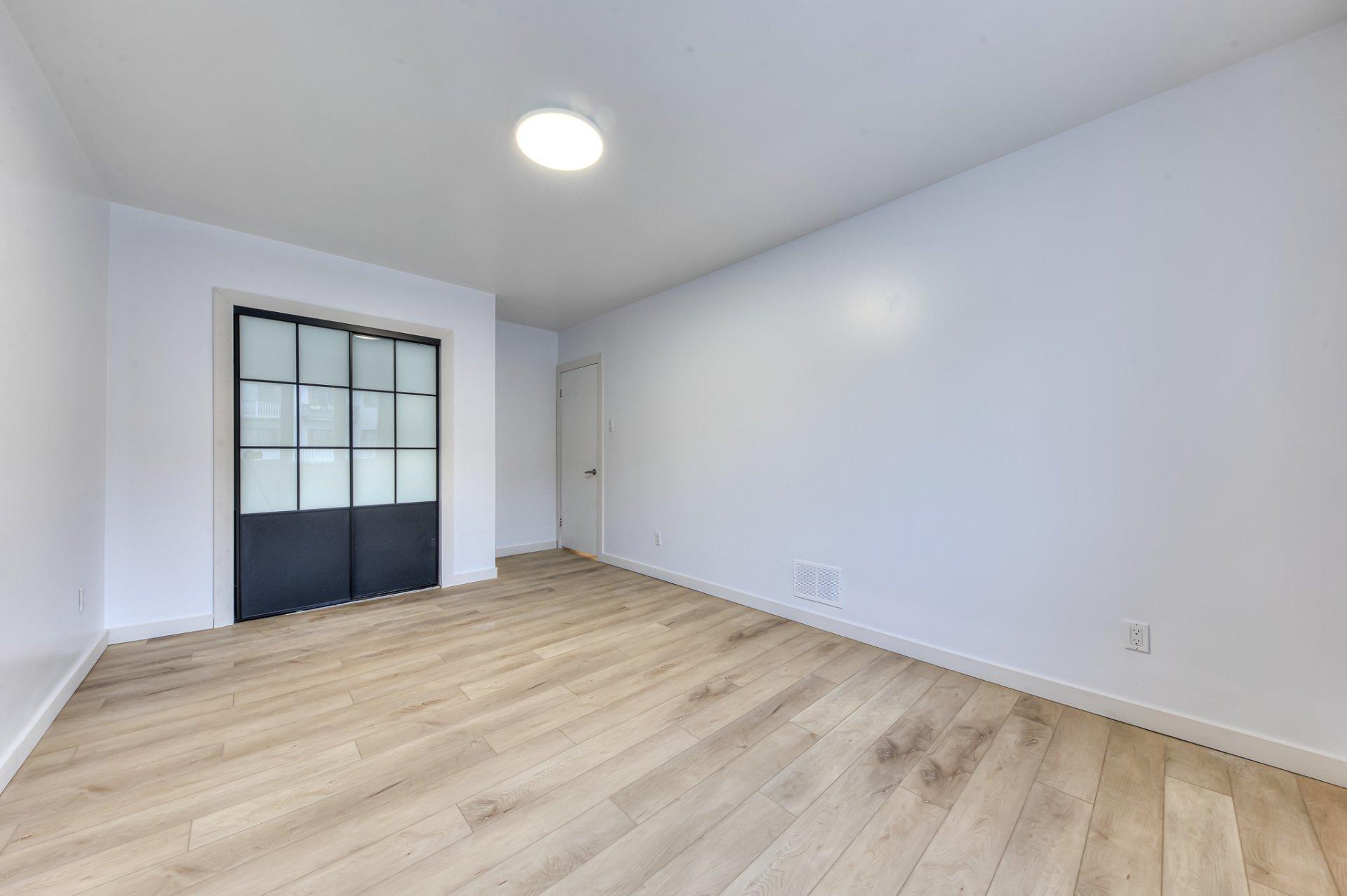









1470


Rue Baxter

,
Montréal (LaSalle),




QC
H8N1A4

