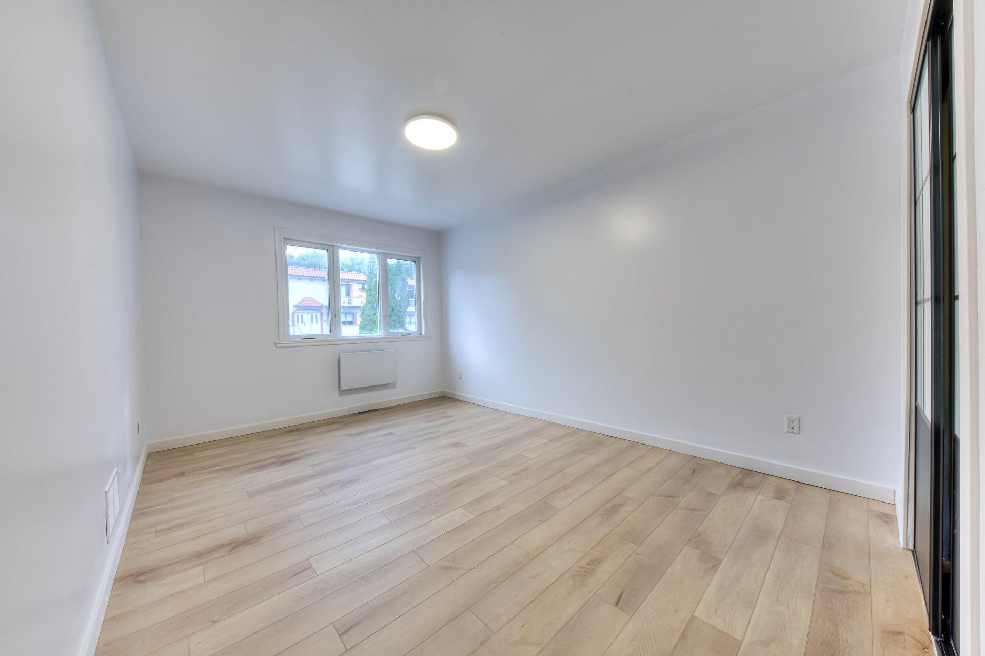 









1470


Rue Baxter

,
Montréal (LaSalle),




QC
H8N1A4

