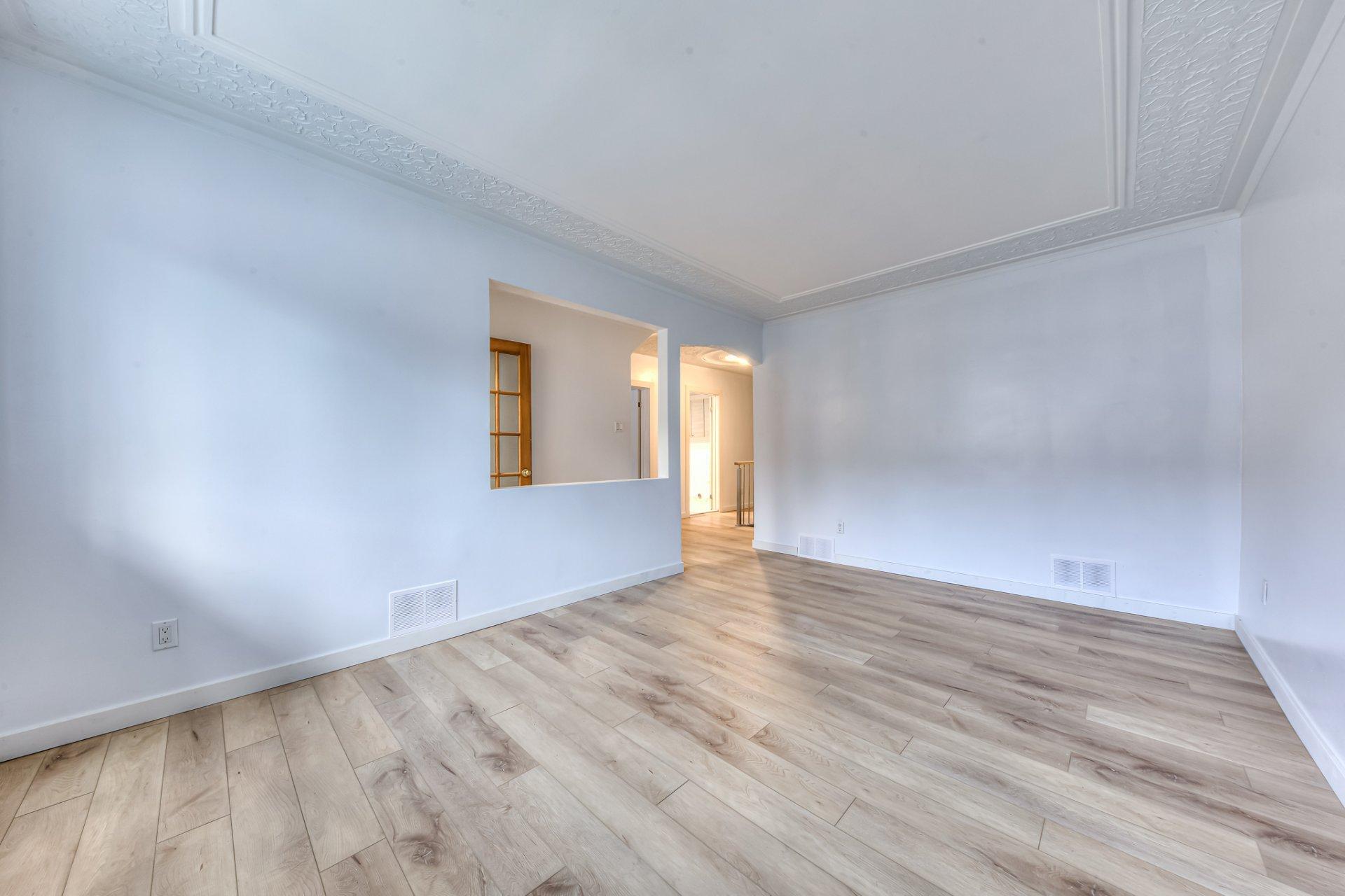 









1470


Rue Baxter

,
Montréal (LaSalle),




QC
H8N1A4

