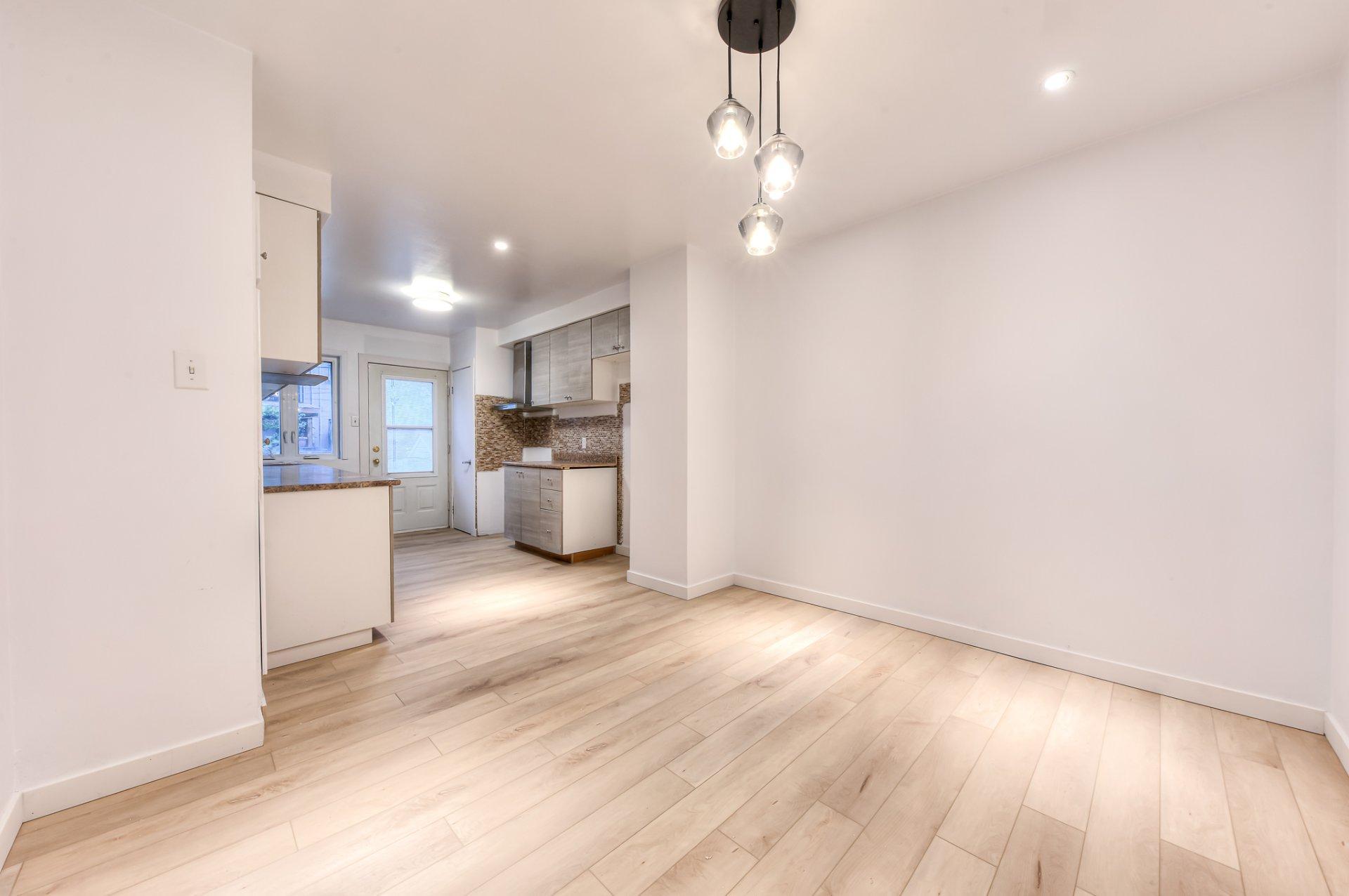 









1470


Rue Baxter

,
Montréal (LaSalle),




QC
H8N1A4

