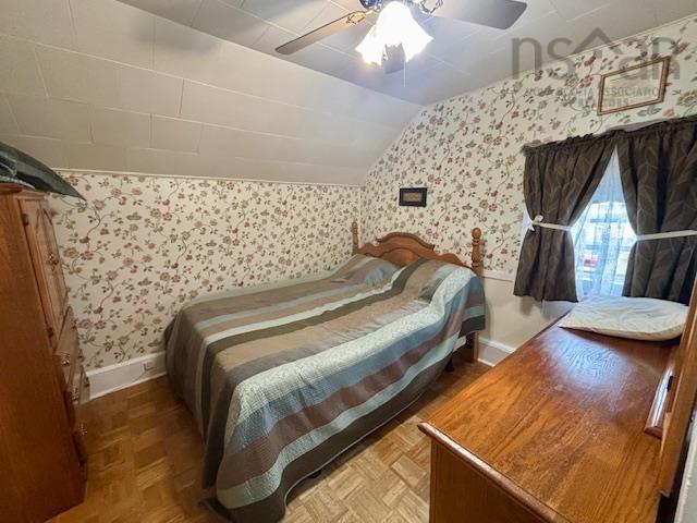 












211 Ling Street

,
New Waterford,




NS
B1H 2W3

