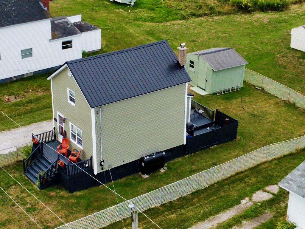 












211 Ling Street

,
New Waterford,




NS
B1H 2W3

