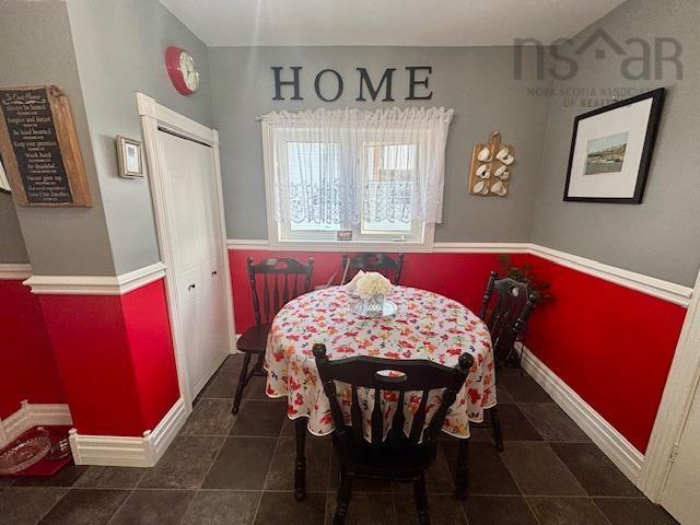 












211 Ling Street

,
New Waterford,




NS
B1H 2W3


