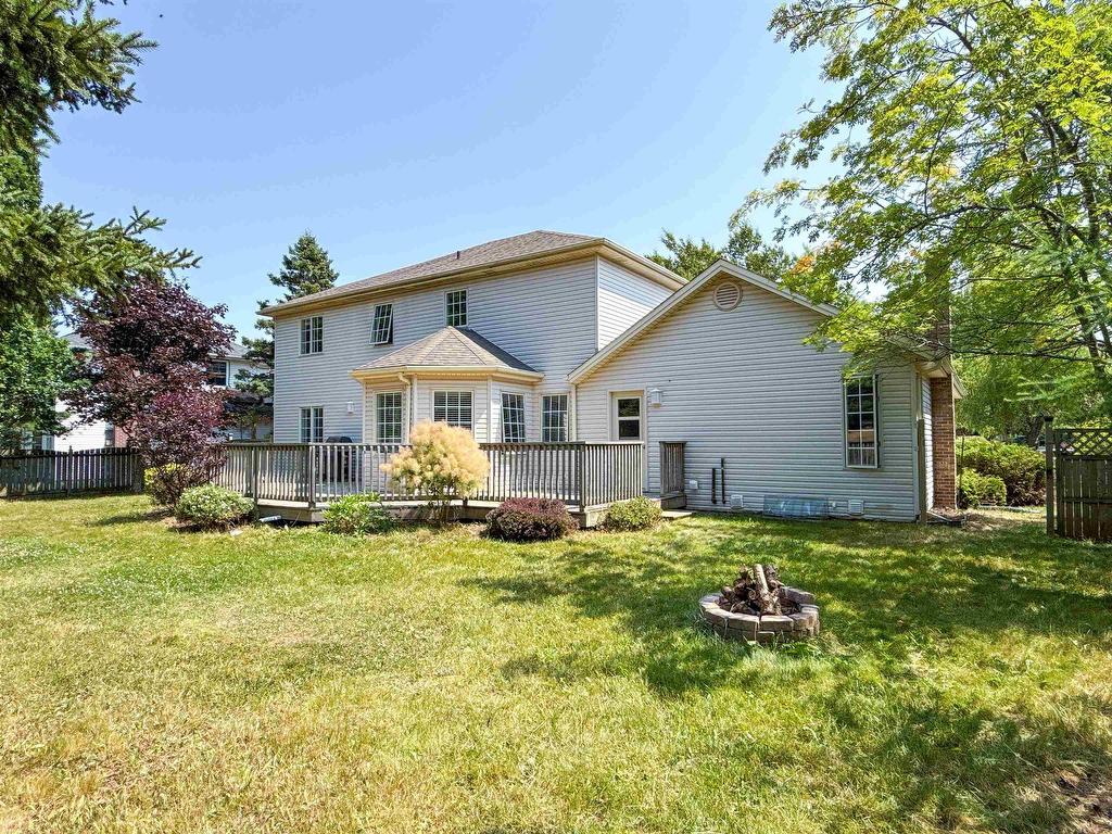 












15 Carr Court

,
Charlottetown,




PE
C1E 1W6

