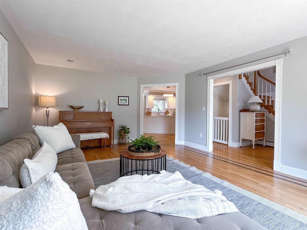 












15 Carr Court

,
Charlottetown,




PE
C1E 1W6

