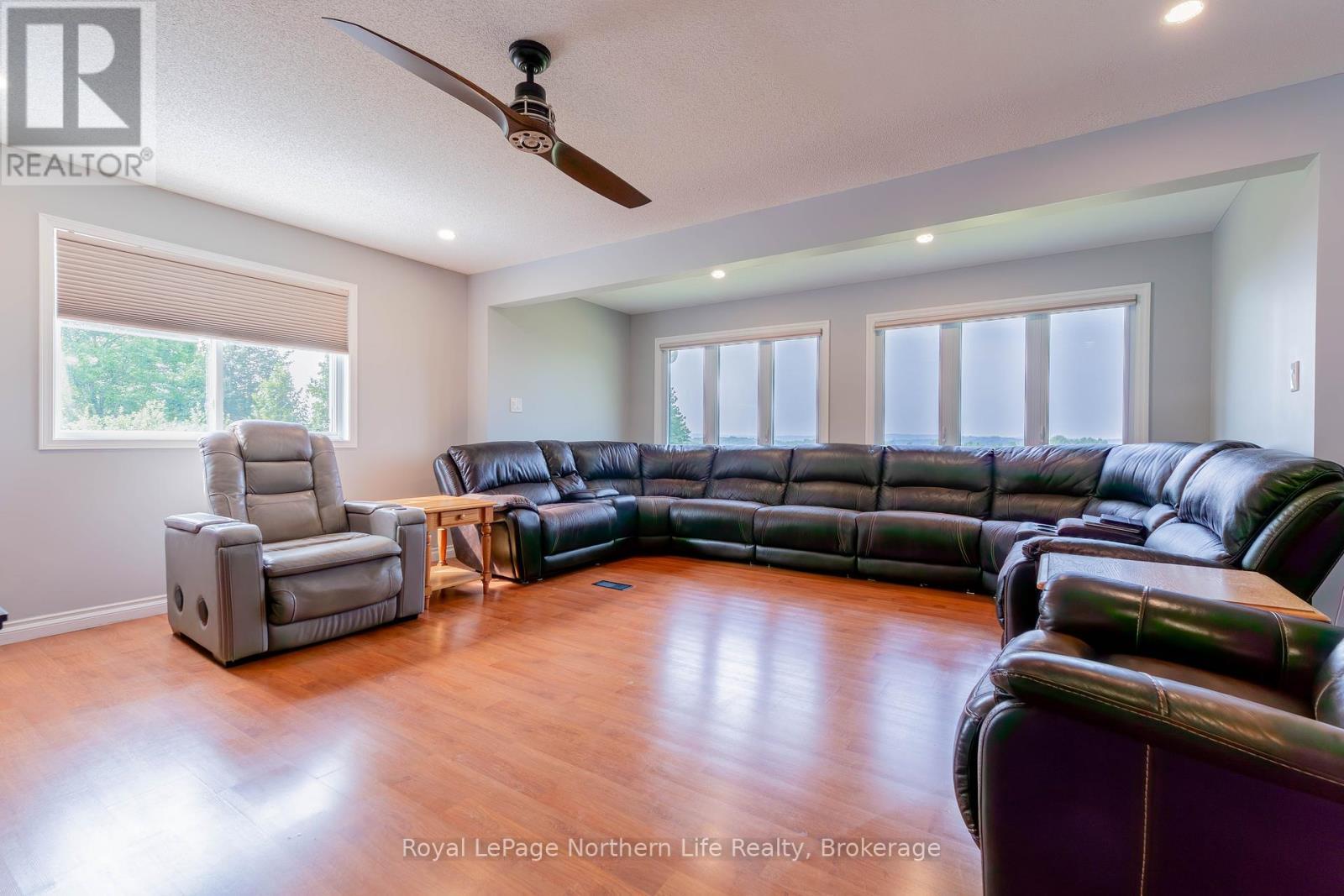 












13 SUNNYSIDE ROAD

,
Bonfield,




Ontario
P0H1K0

