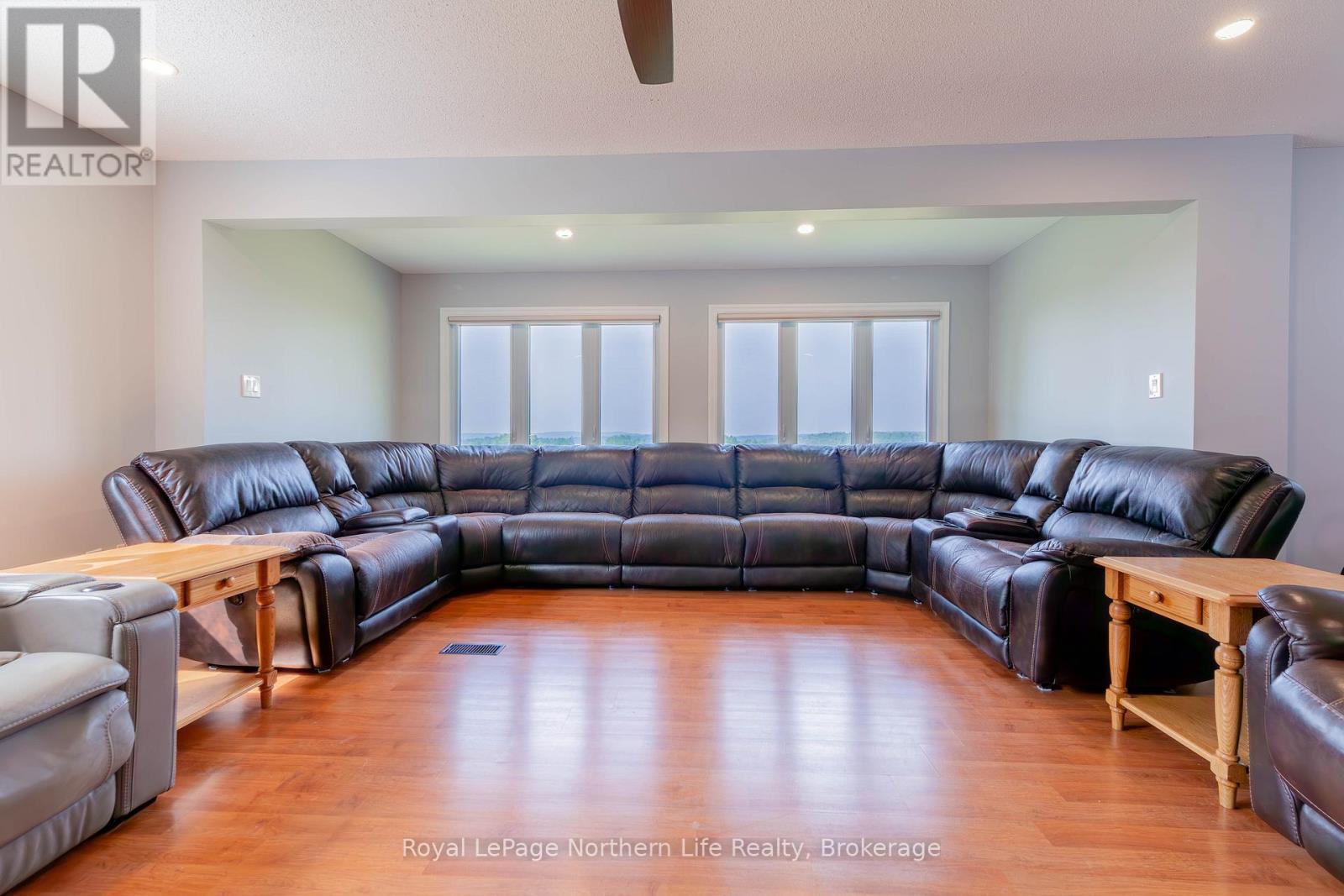 












13 SUNNYSIDE ROAD

,
Bonfield,




Ontario
P0H1K0

