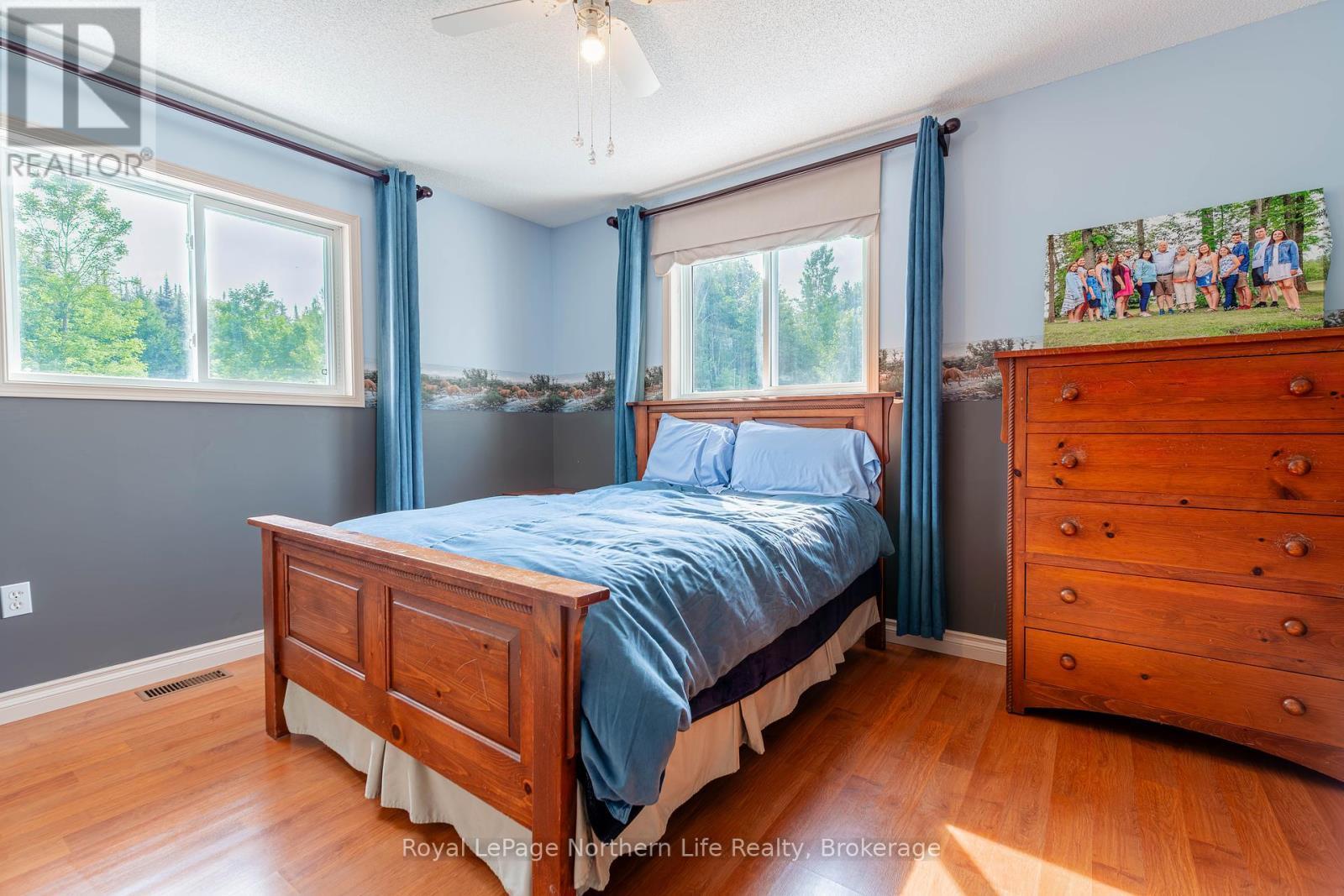 












13 SUNNYSIDE ROAD

,
Bonfield,




Ontario
P0H1K0

