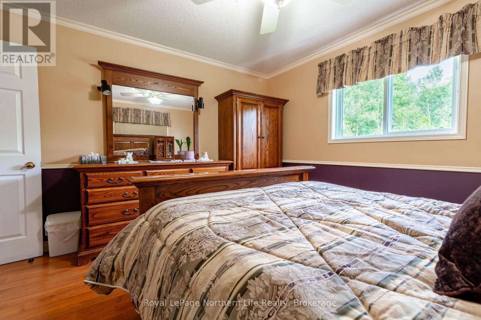 












13 SUNNYSIDE ROAD

,
Bonfield,




Ontario
P0H1K0

