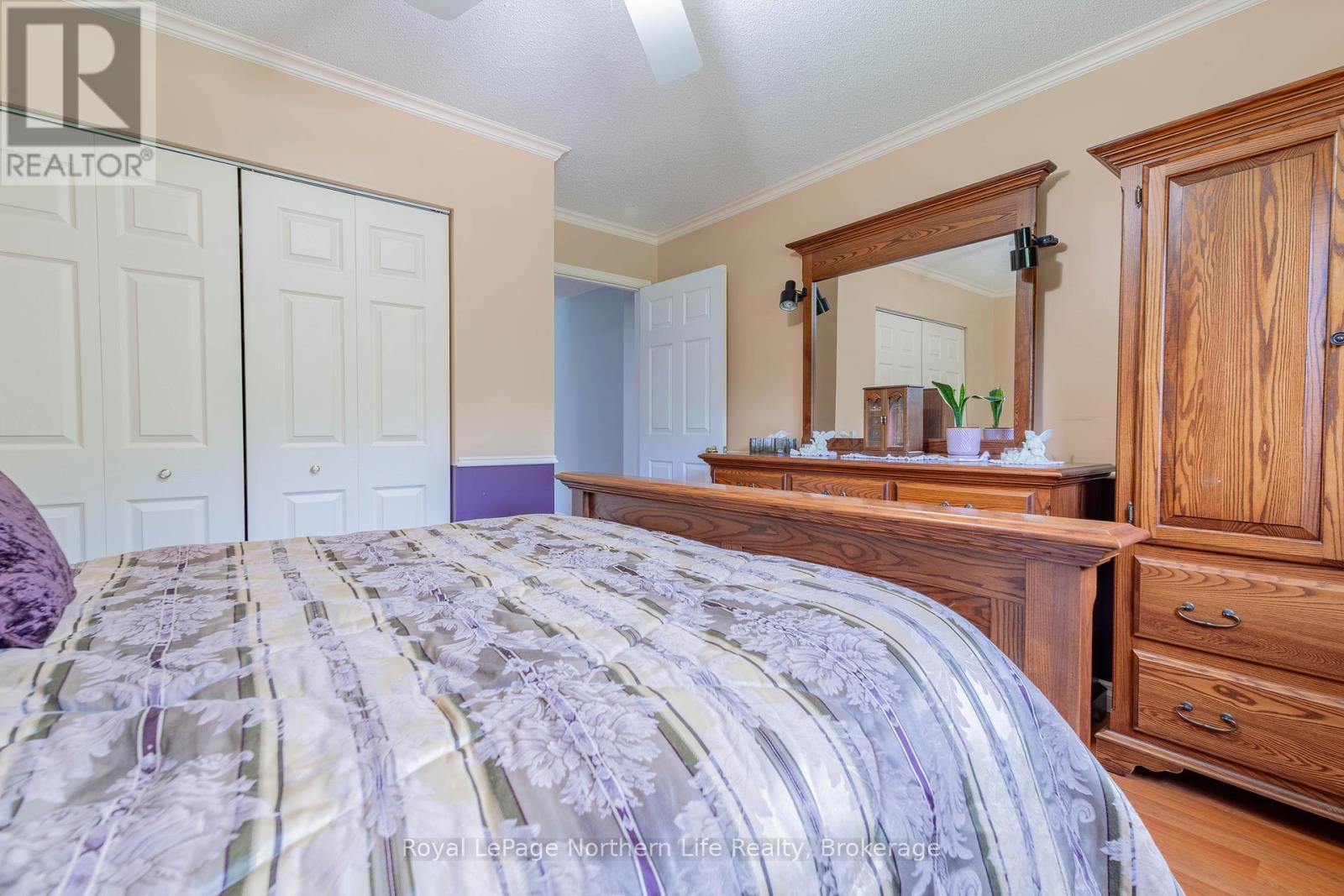 












13 SUNNYSIDE ROAD

,
Bonfield,




Ontario
P0H1K0

