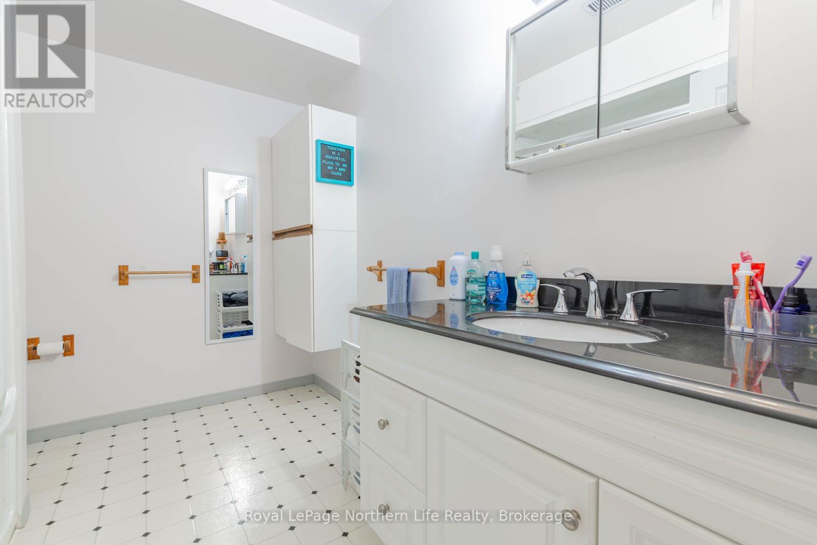 












13 SUNNYSIDE ROAD

,
Bonfield,




Ontario
P0H1K0

