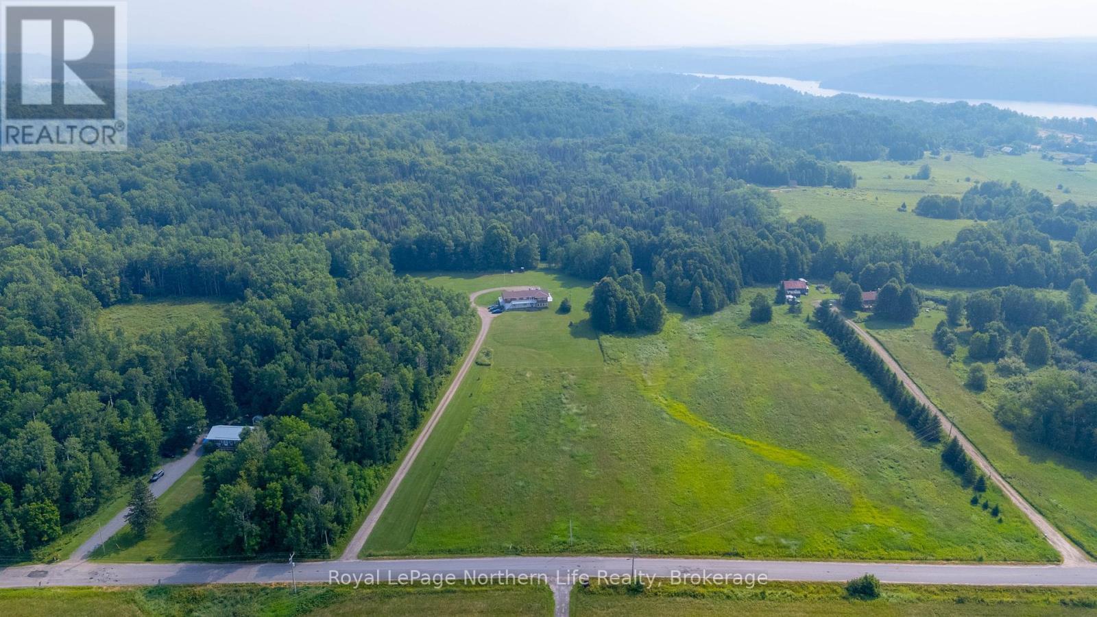 












13 SUNNYSIDE ROAD

,
Bonfield,




Ontario
P0H1K0

