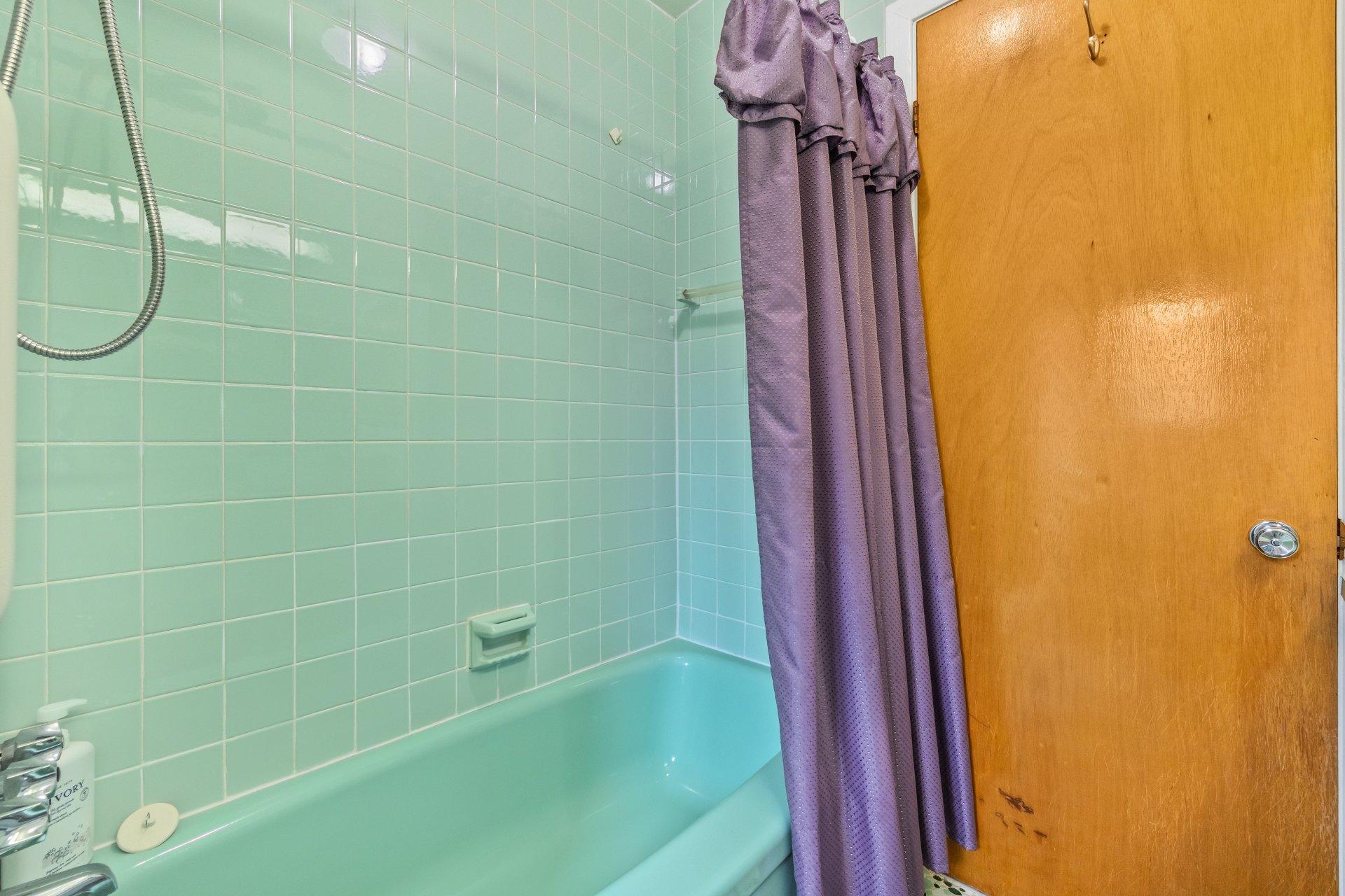 









1603


Av. Massenet

,
Laval (Chomedey),




QC
H7S1A2

