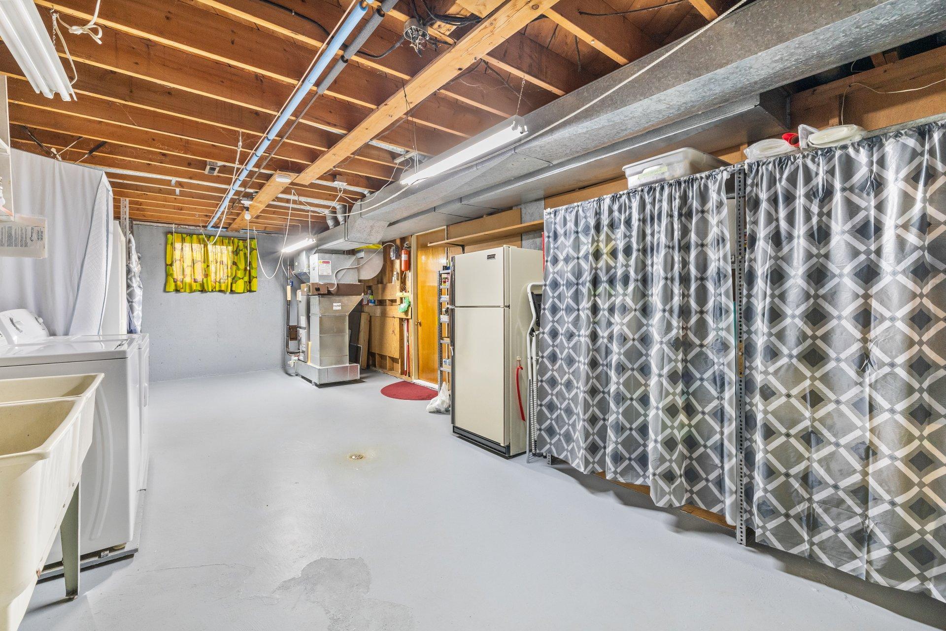 









1603


Av. Massenet

,
Laval (Chomedey),




QC
H7S1A2

