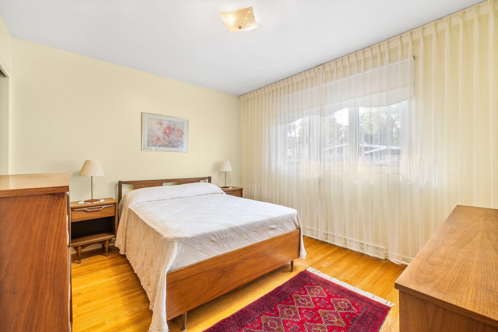 









1603


Av. Massenet

,
Laval (Chomedey),




QC
H7S1A2

