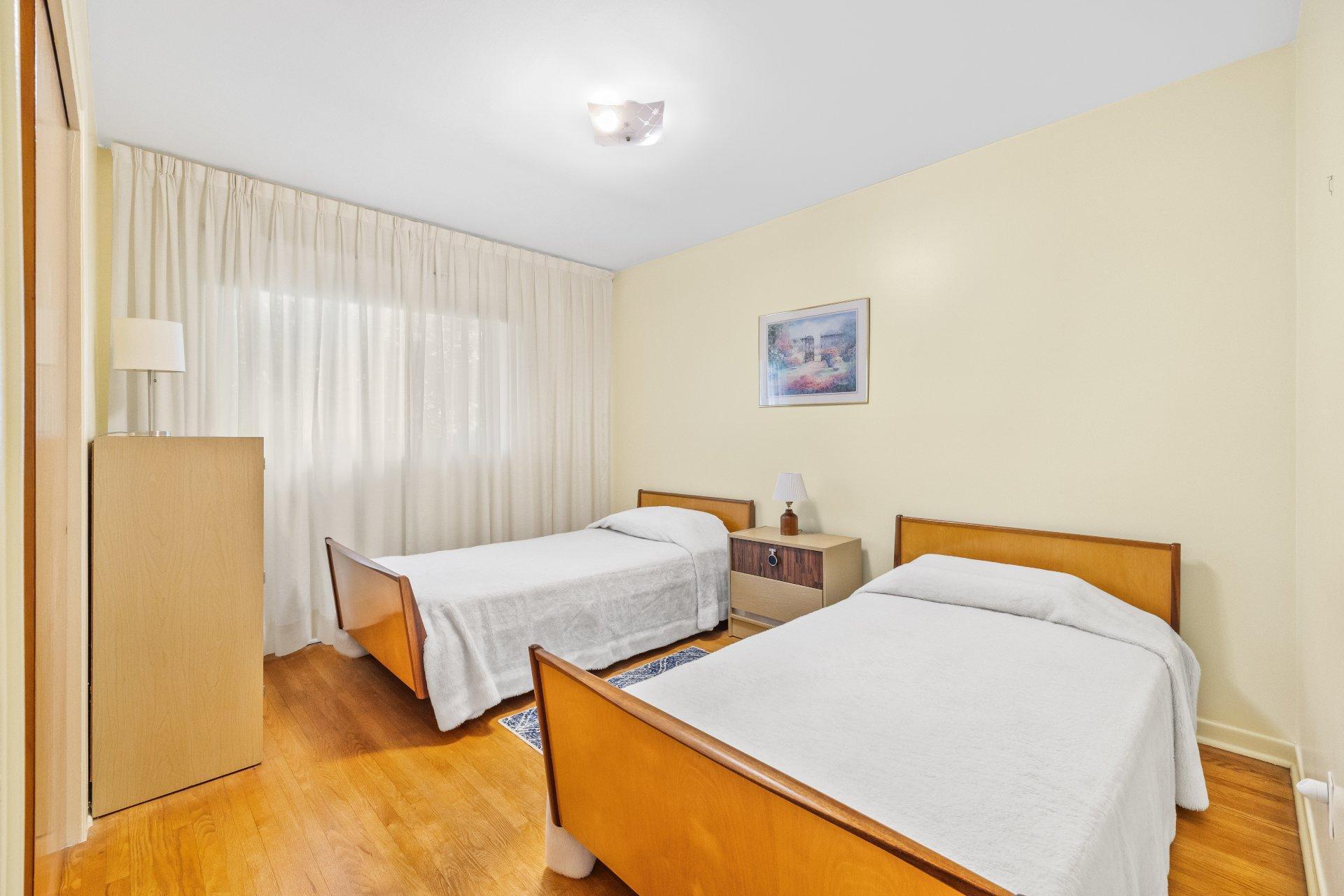 









1603


Av. Massenet

,
Laval (Chomedey),




QC
H7S1A2

