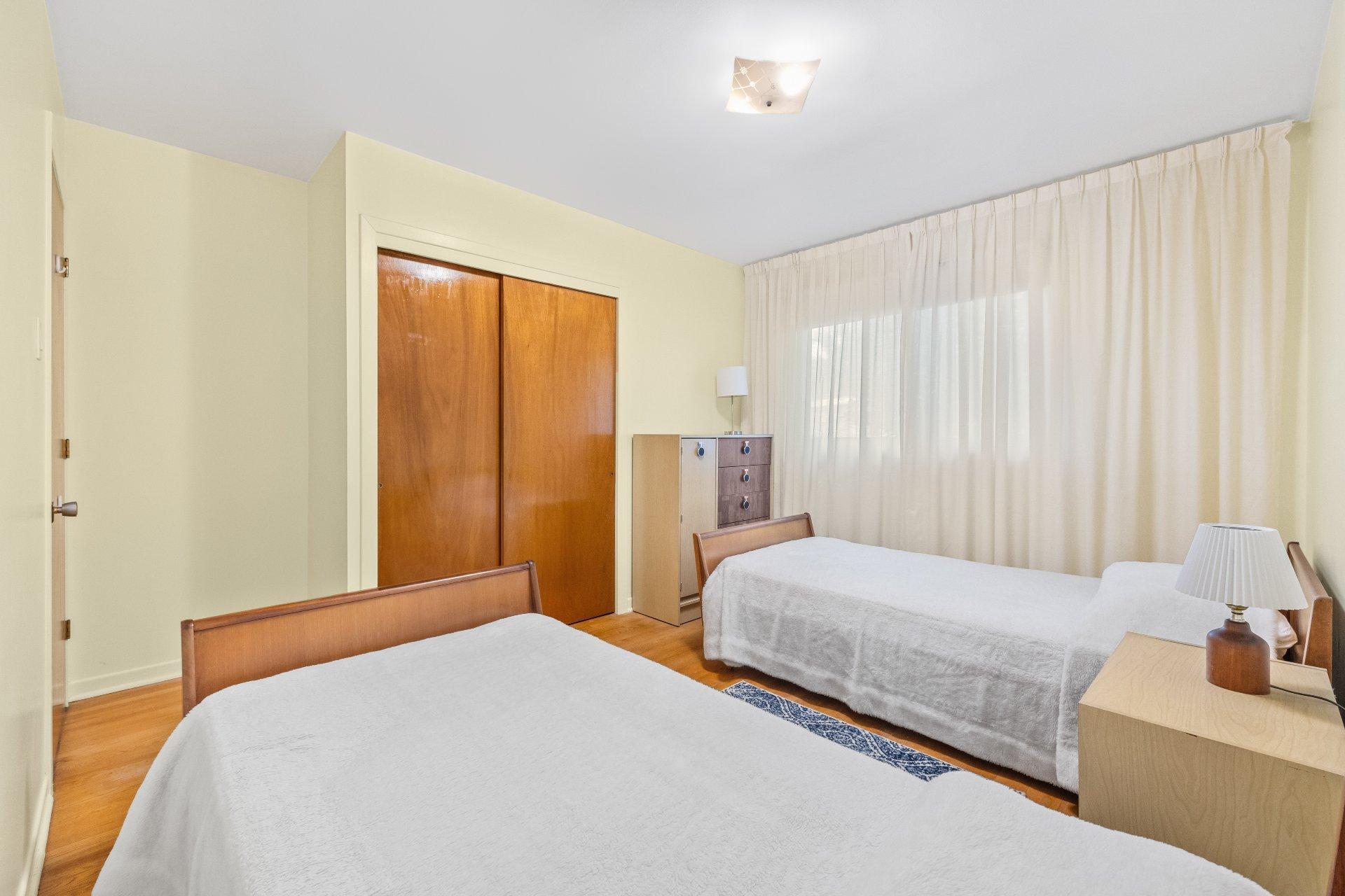 









1603


Av. Massenet

,
Laval (Chomedey),




QC
H7S1A2

