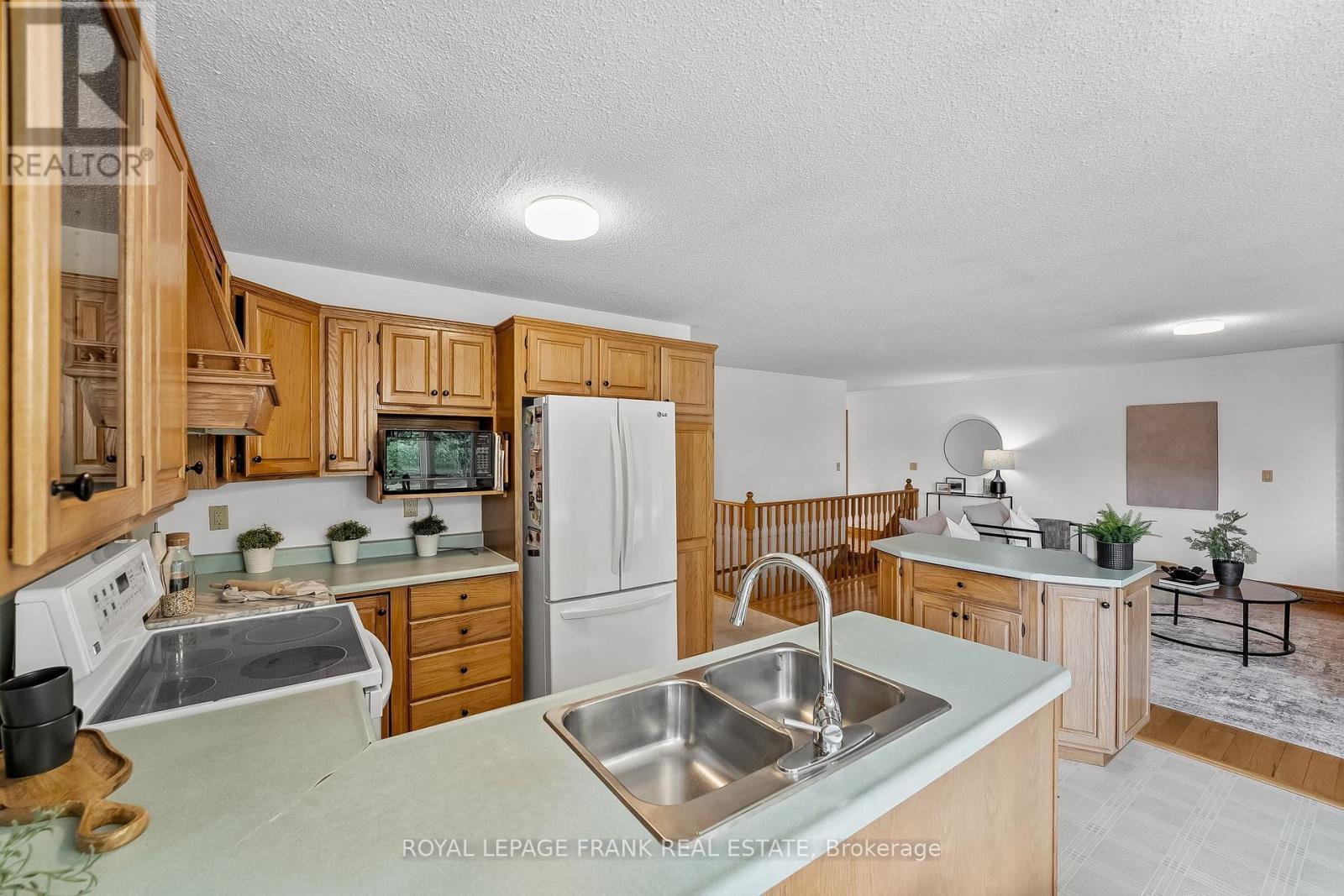 












3311 ZION ROAD

,
Port Hope,




Ontario
L1A3V7

