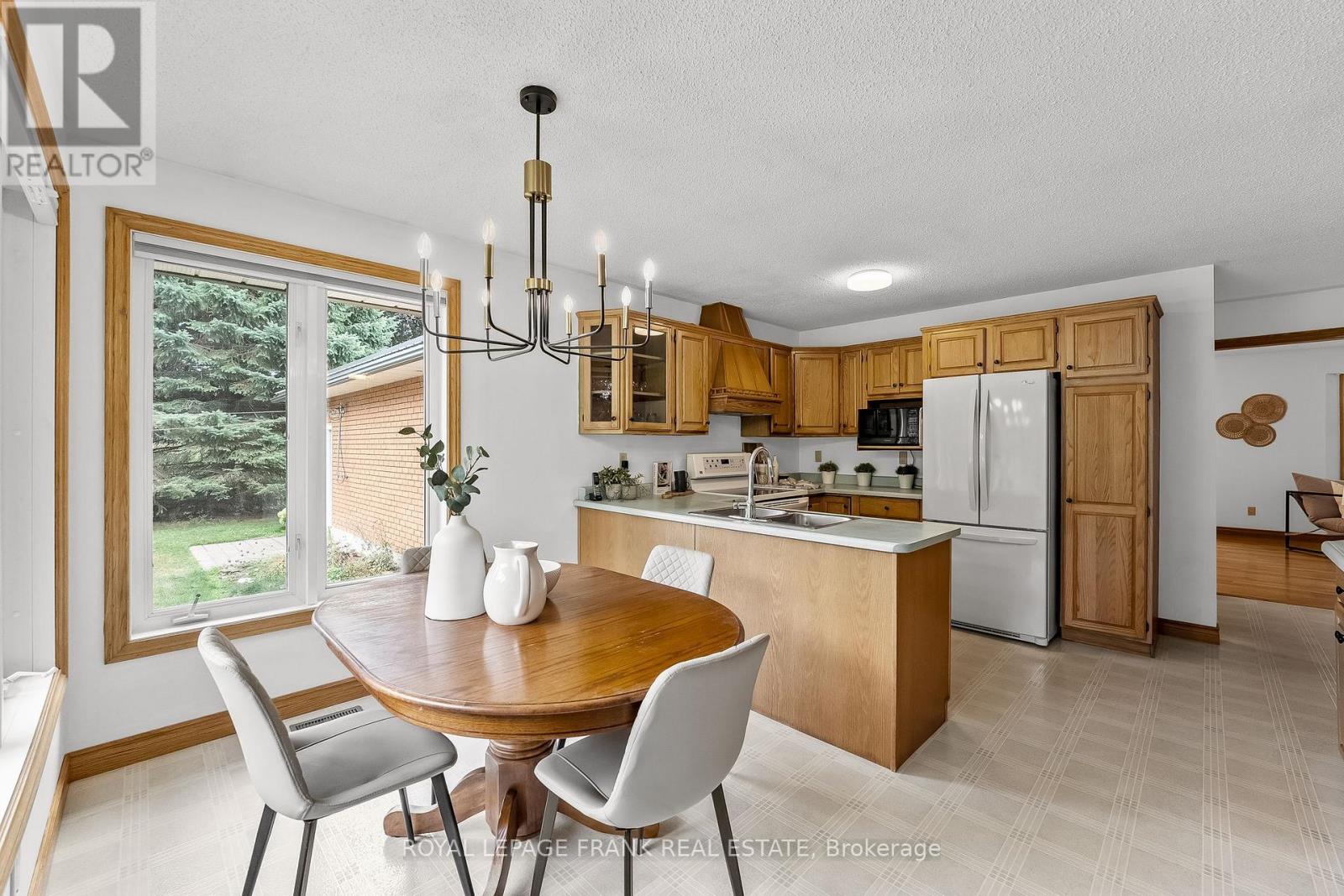 












3311 ZION ROAD

,
Port Hope,




Ontario
L1A3V7

