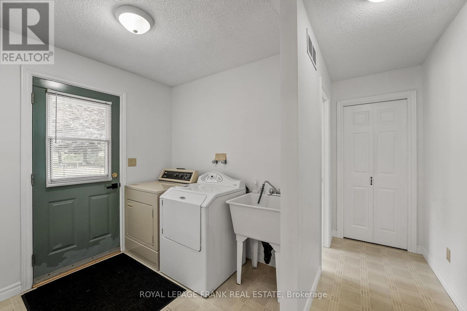 












3311 ZION ROAD

,
Port Hope,




Ontario
L1A3V7

