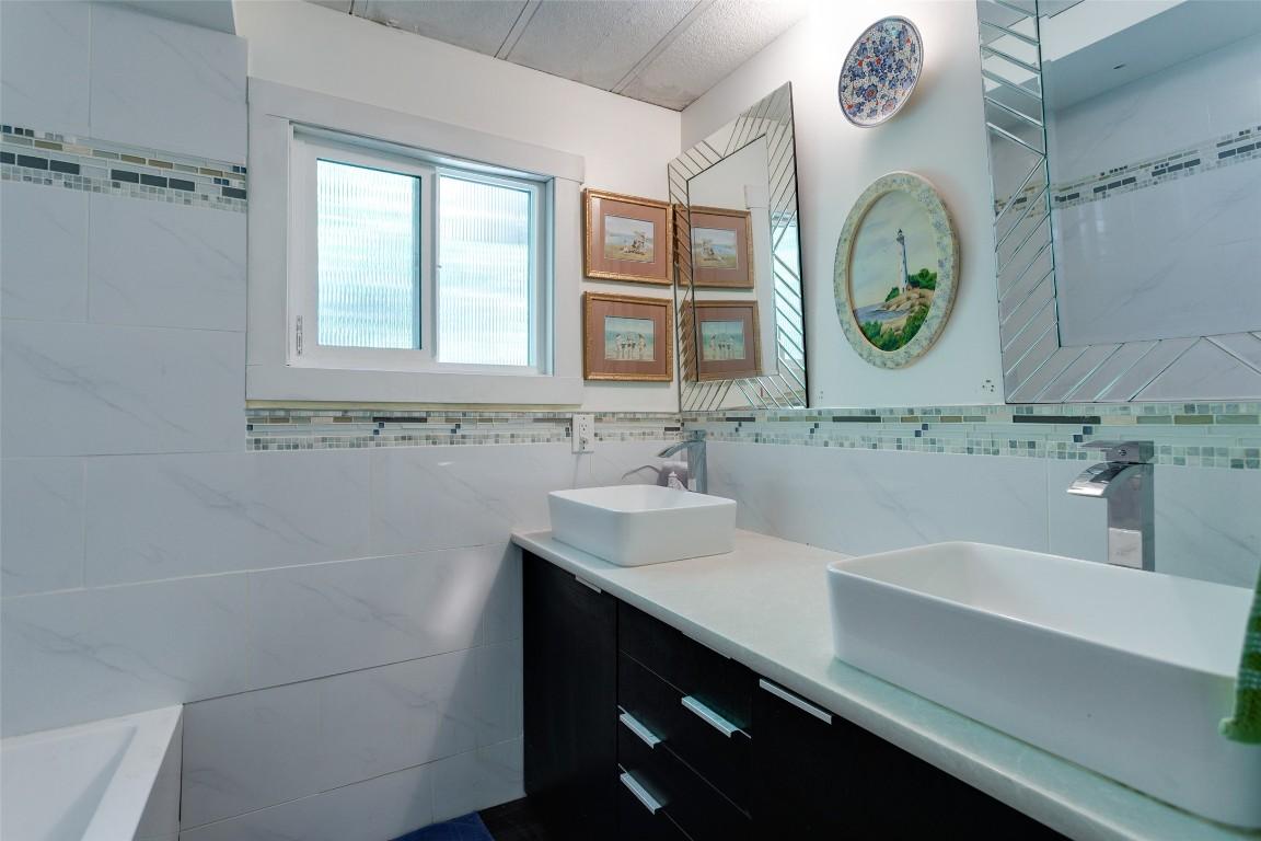 









3535


Casorso

Road, 79,
Kelowna,




BC
V1W 3E1

