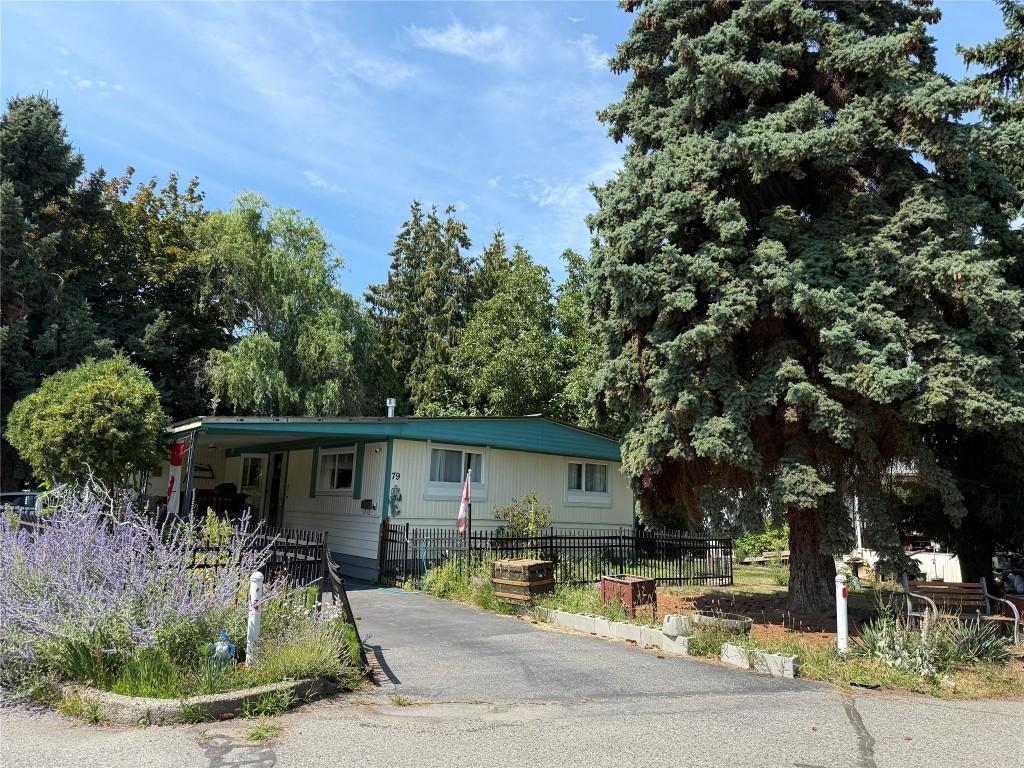 









3535


Casorso

Road, 79,
Kelowna,




BC
V1W 3E1

