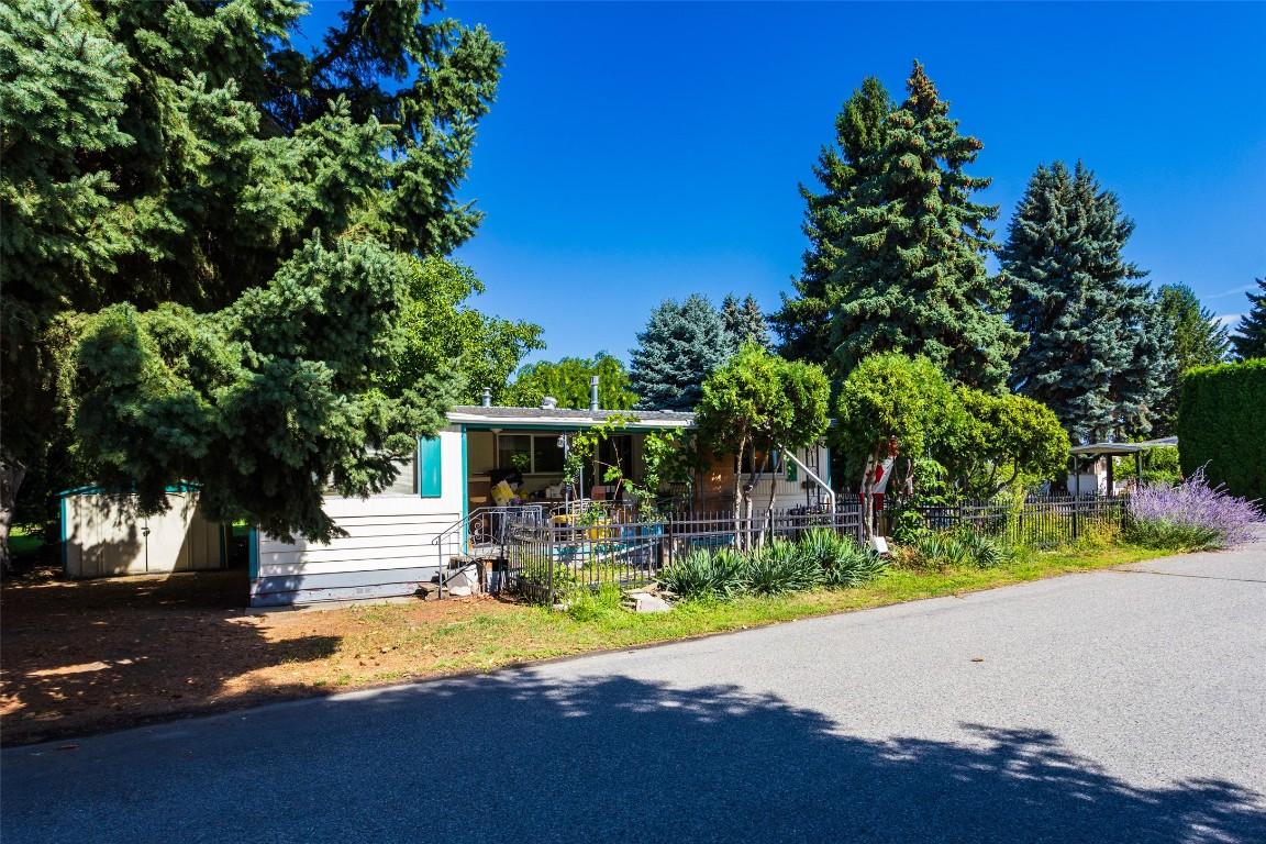 









3535


Casorso

Road, 79,
Kelowna,




BC
V1W 3E1

