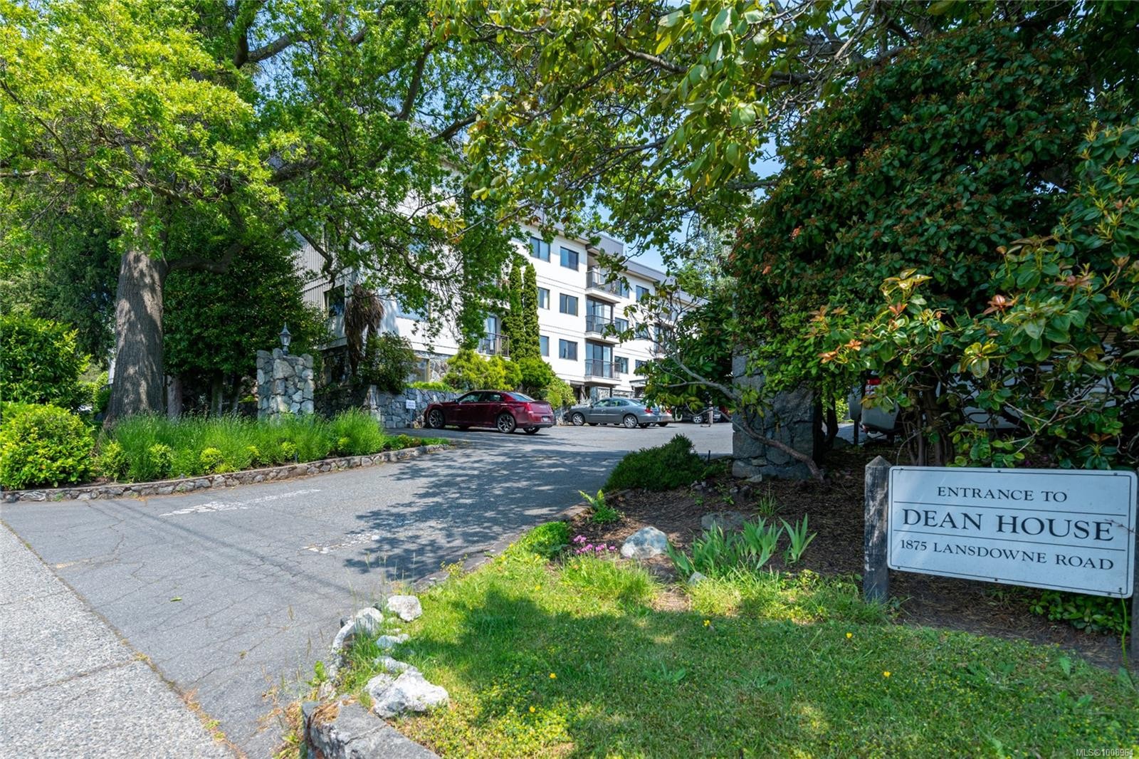 









1875


Lansdowne

Rd, 201,
Saanich,




BC
V8P 1A9

