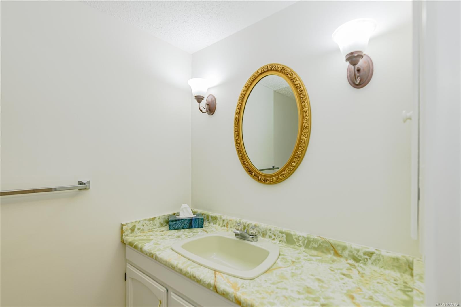 









1875


Lansdowne

Rd, 201,
Saanich,




BC
V8P 1A9

