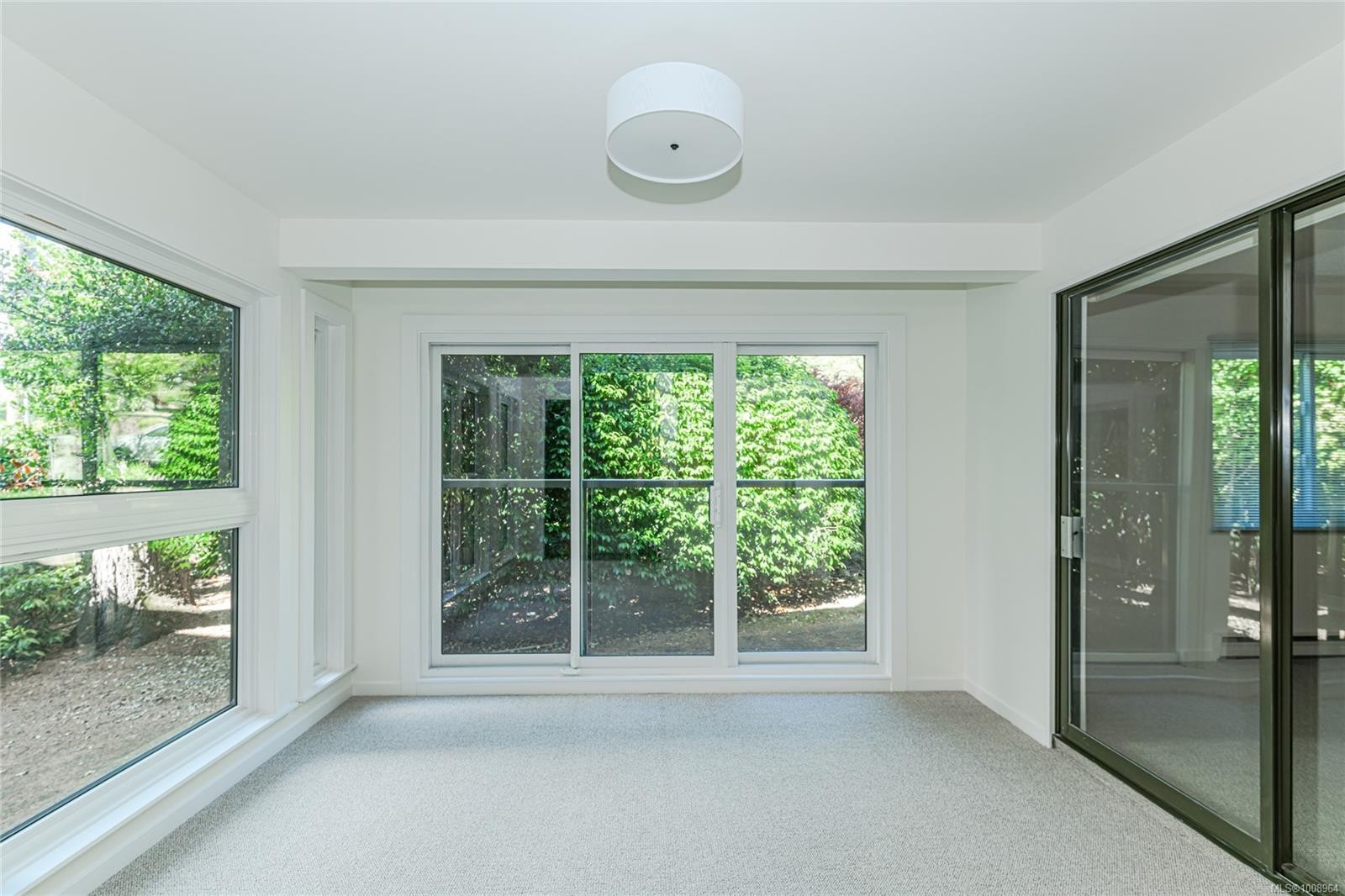 









1875


Lansdowne

Rd, 201,
Saanich,




BC
V8P 1A9

