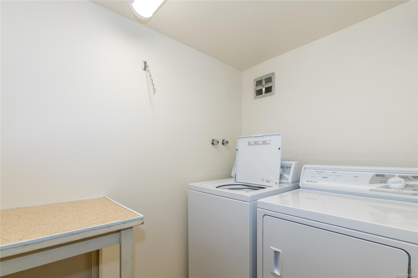 









1875


Lansdowne

Rd, 201,
Saanich,




BC
V8P 1A9

