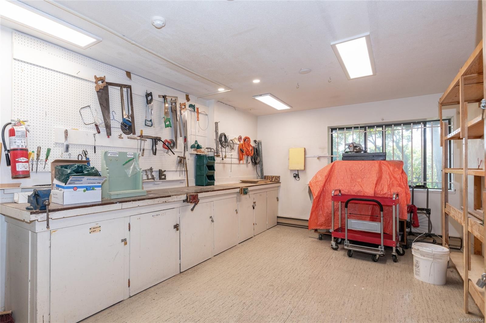 









1875


Lansdowne

Rd, 201,
Saanich,




BC
V8P 1A9

