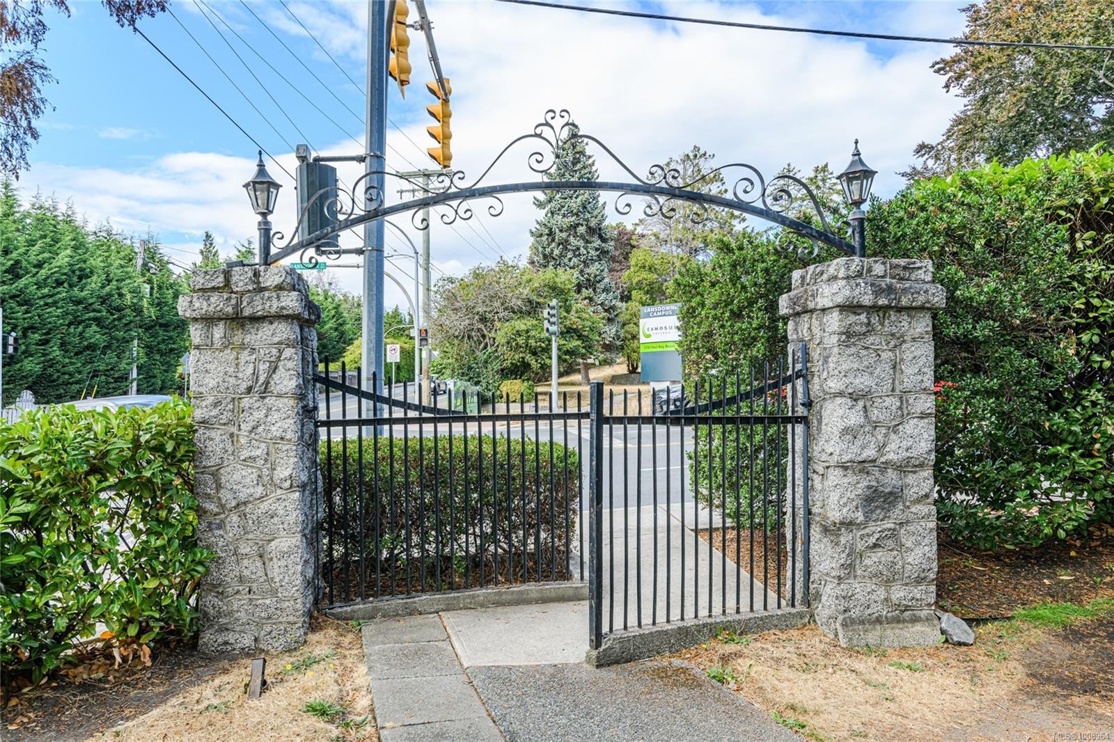 









1875


Lansdowne

Rd, 201,
Saanich,




BC
V8P 1A9

