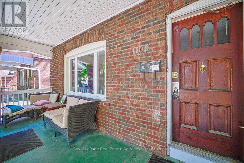 












1105 KING STREET W

,
Hamilton (Westdale),




Ontario
L8S1L8

