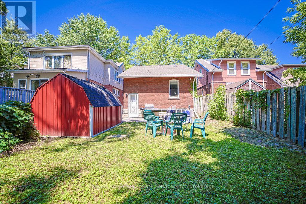 












1105 KING STREET W

,
Hamilton (Westdale),




Ontario
L8S1L8

