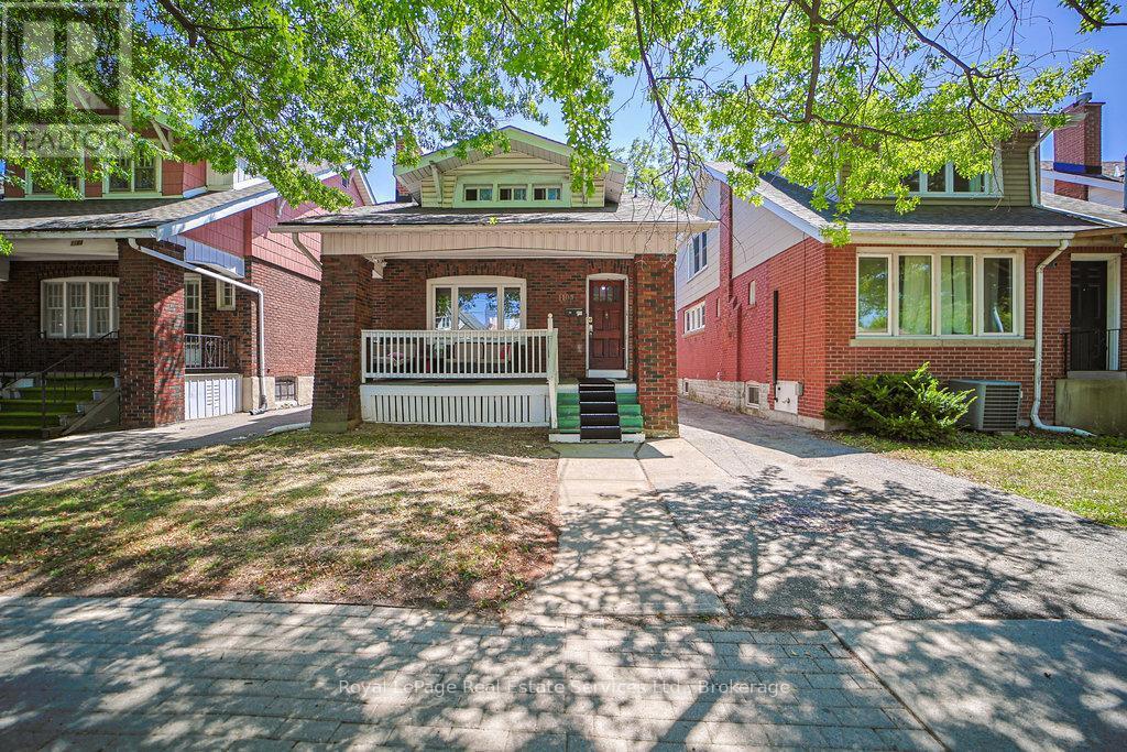 












1105 KING STREET W

,
Hamilton (Westdale),




Ontario
L8S1L8

