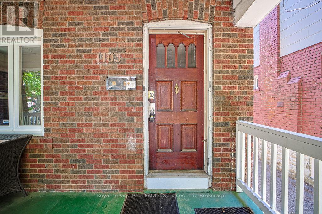 












1105 KING STREET W

,
Hamilton (Westdale),




Ontario
L8S1L8

