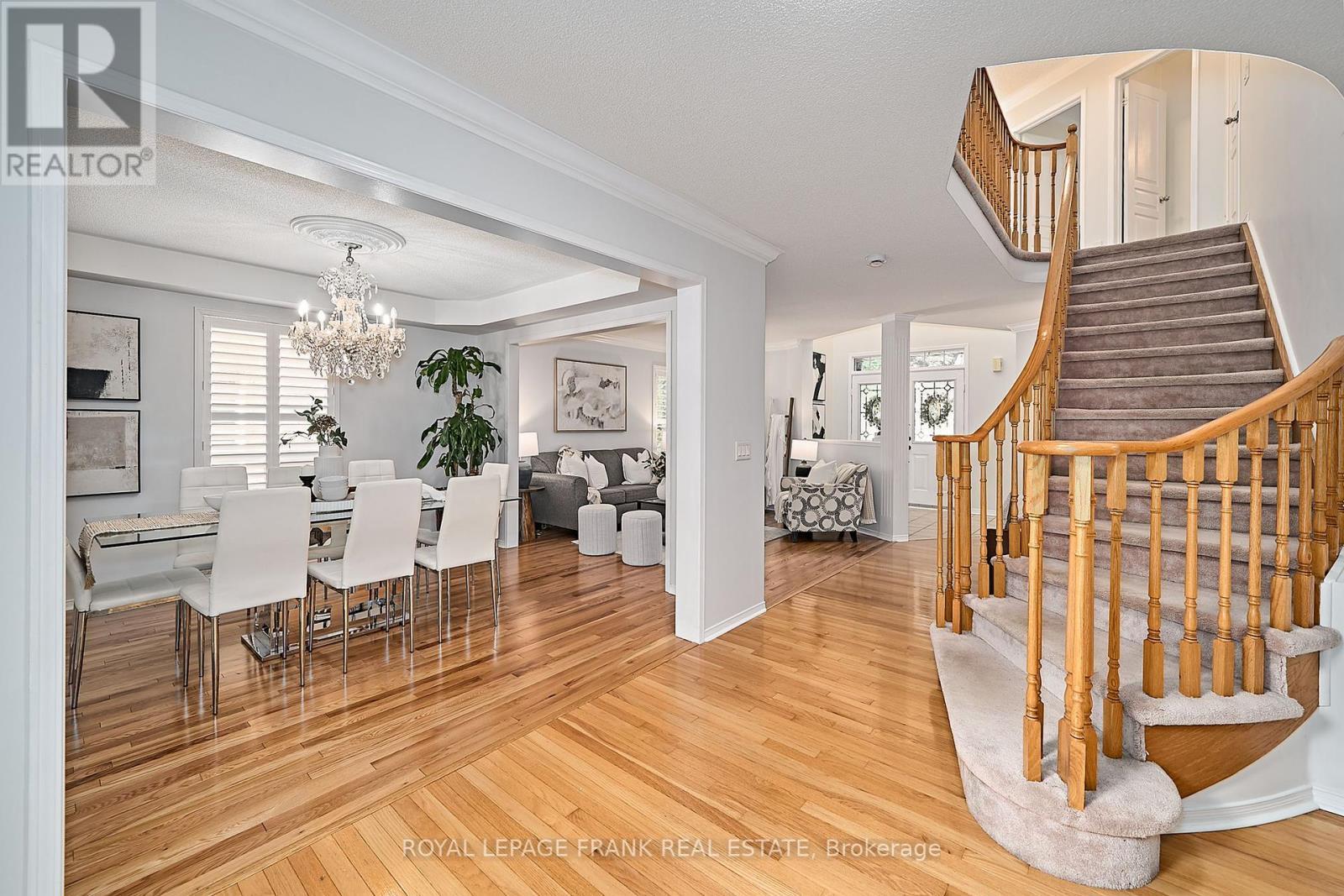 












54 GARTSHORE DRIVE

,
Whitby (Williamsburg),




Ontario
L1P1N6

